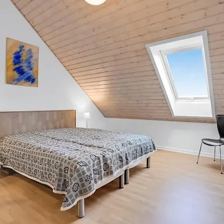 Stunning 6 Person Summerhouse * Kragelund