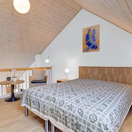 דירה Stunning 6 Person Summerhouse *