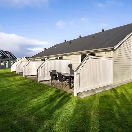 דירה Stunning 6 Person Summerhouse